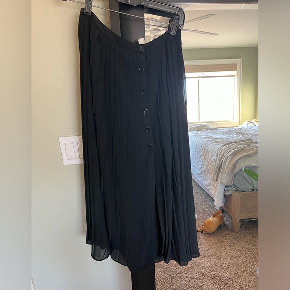 Reformation Verona pleated skirt - Picture 2 of 4